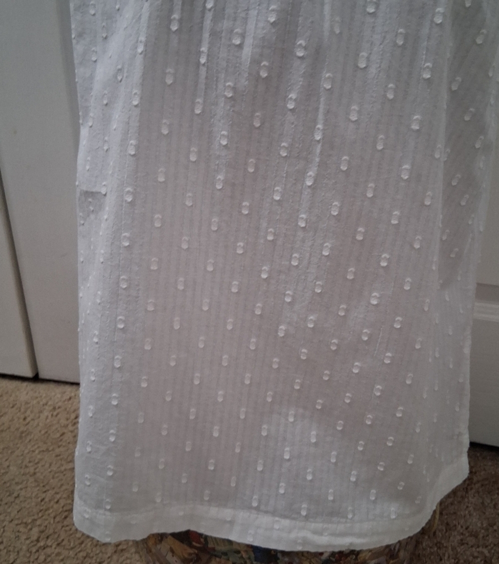Crown & Ivy Swiss Dot Sleeveless Blouse     Size L - Picture 5 of 14